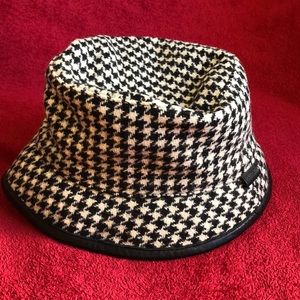 Coach houndstooth bucket hat